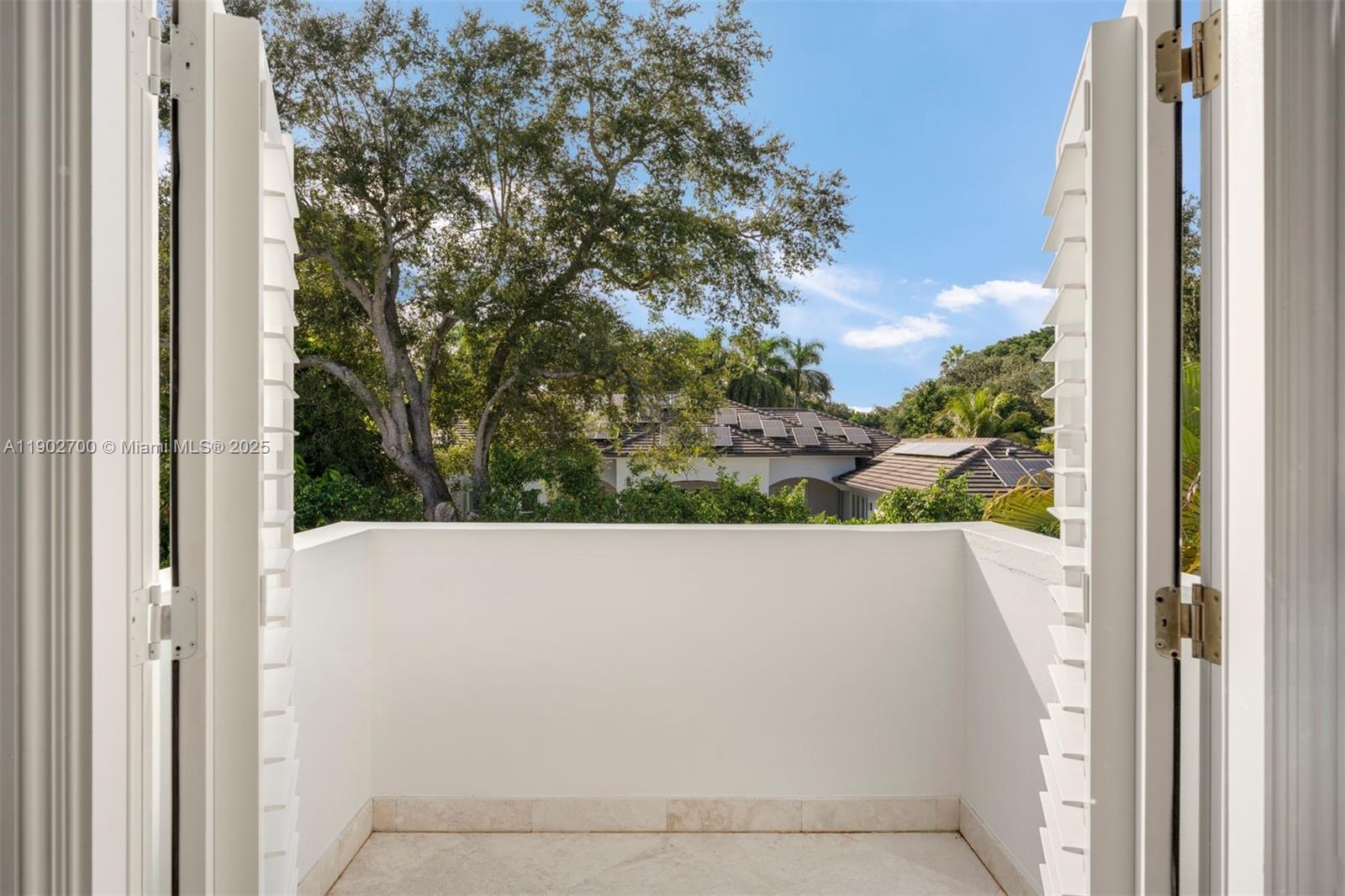 5770 SW 100th St, Pinecrest FL 33156