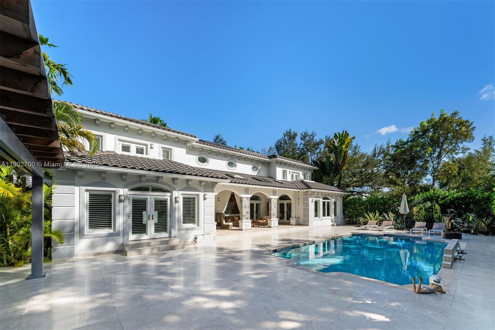 5770 SW 100th St, Pinecrest FL 33156