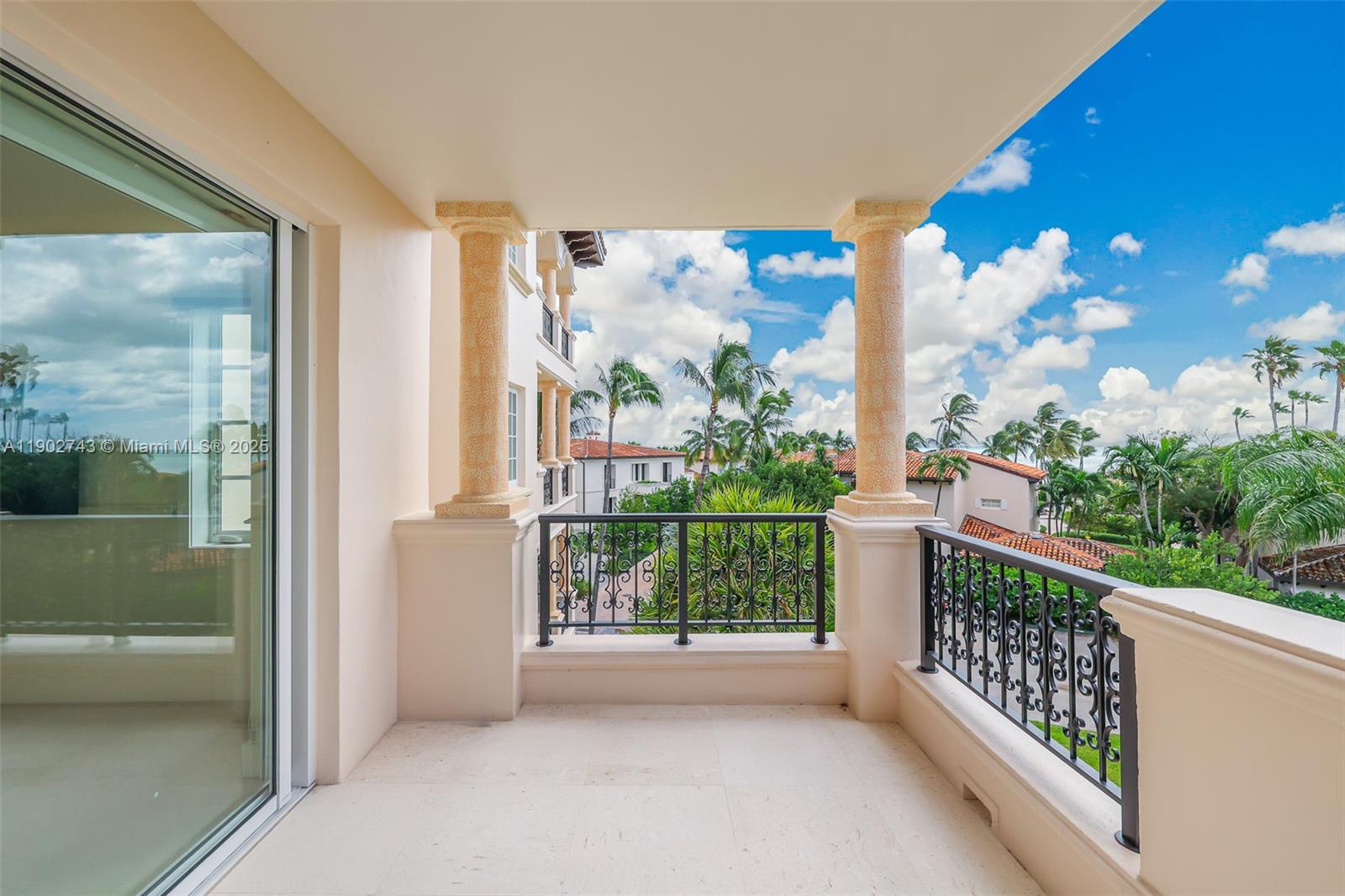 19236 Fisher Island Dr #19236, Miami Beach FL 33109