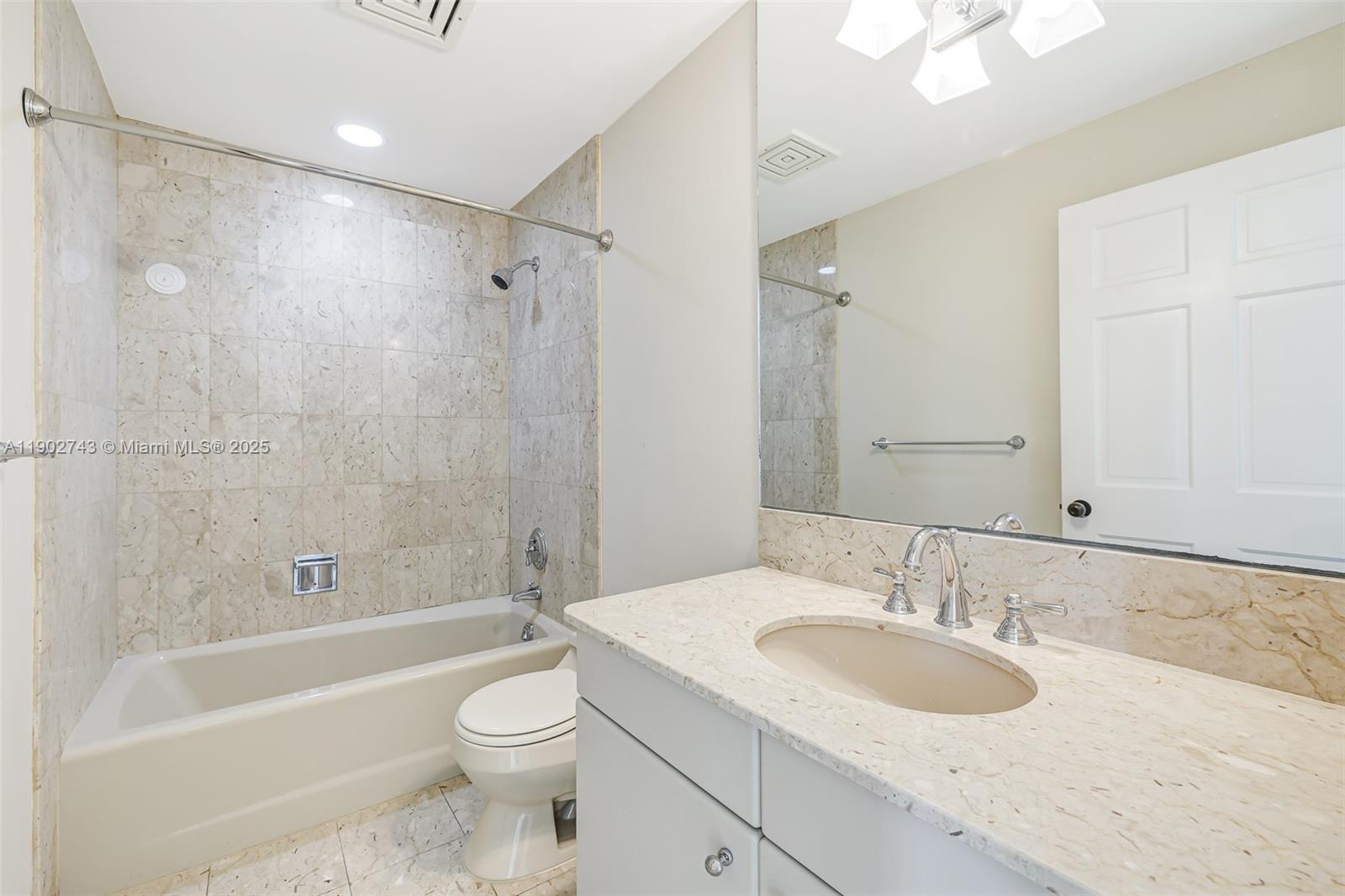19236 Fisher Island Dr #19236, Miami Beach FL 33109