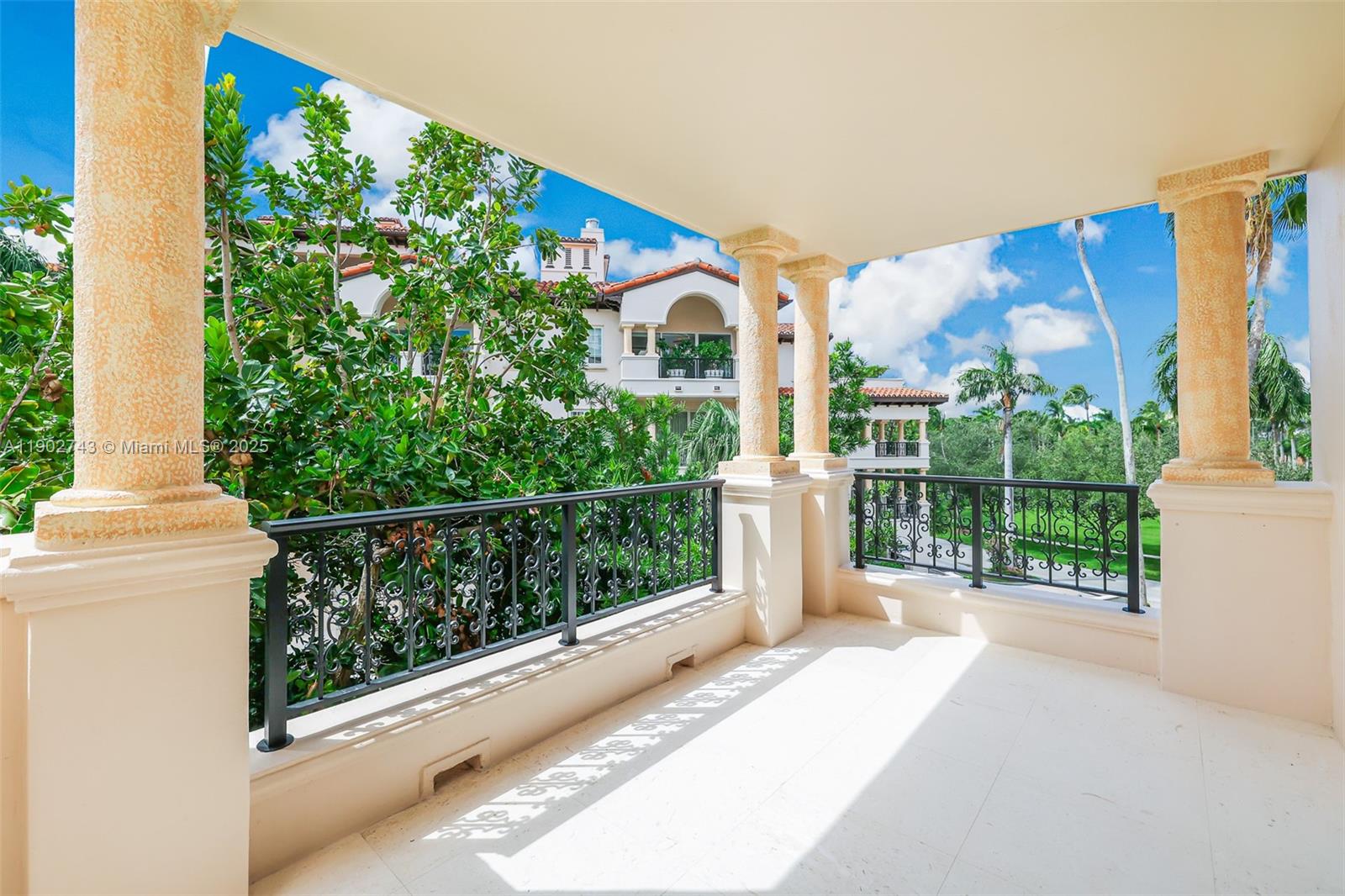 19236 Fisher Island Dr #19236, Miami Beach FL 33109