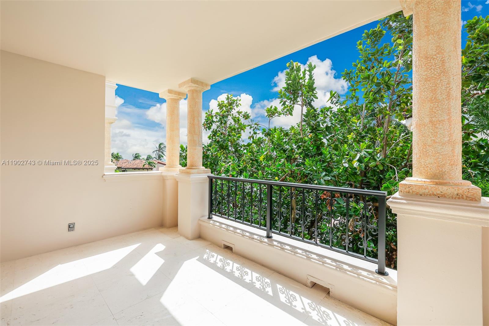 19236 Fisher Island Dr #19236, Miami Beach FL 33109