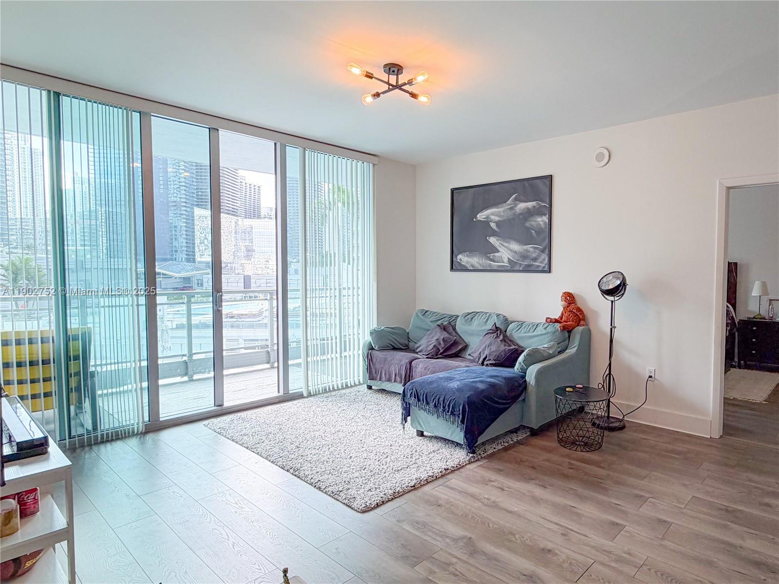 90 SW 3rd St #1116, Miami FL 33130
