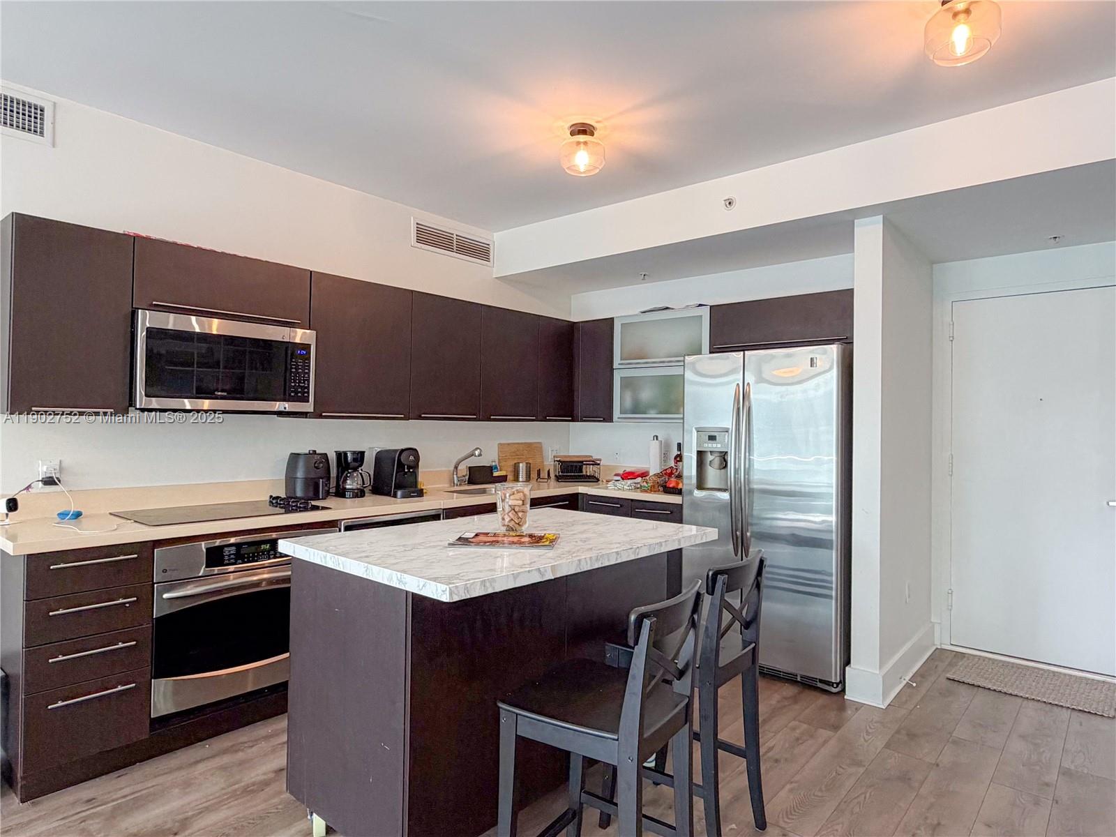 90 SW 3rd St #1116, Miami FL 33130