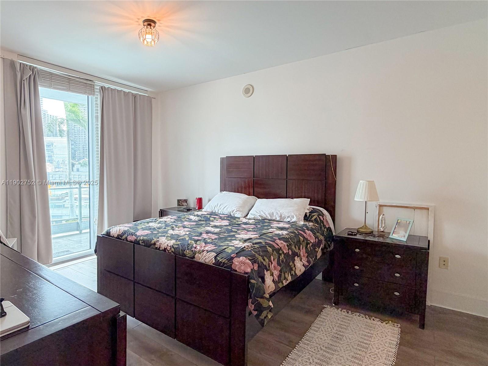 90 SW 3rd St #1116, Miami FL 33130