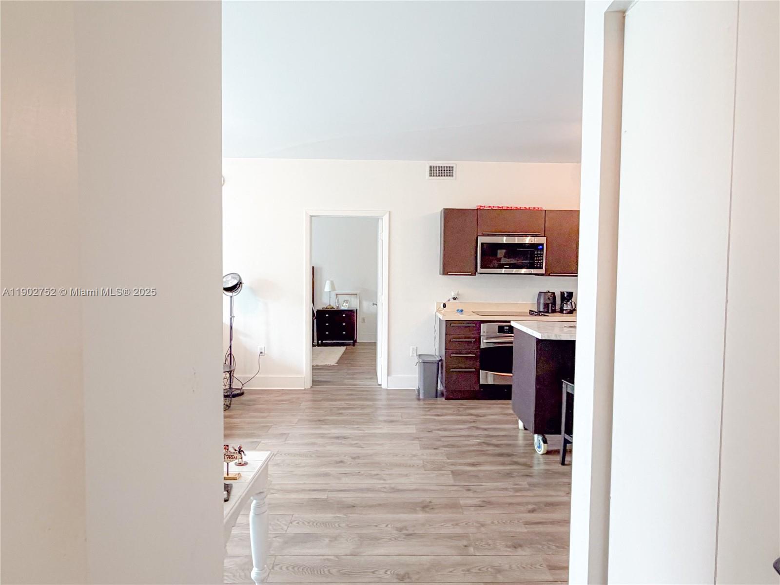 90 SW 3rd St #1116, Miami FL 33130