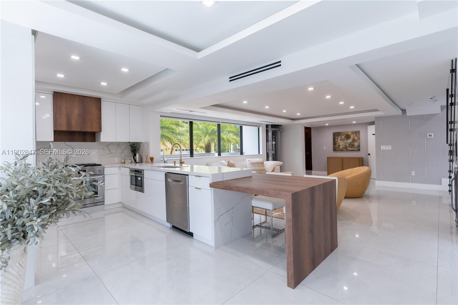 5601 N Ocean Dr, Hollywood FL 33019