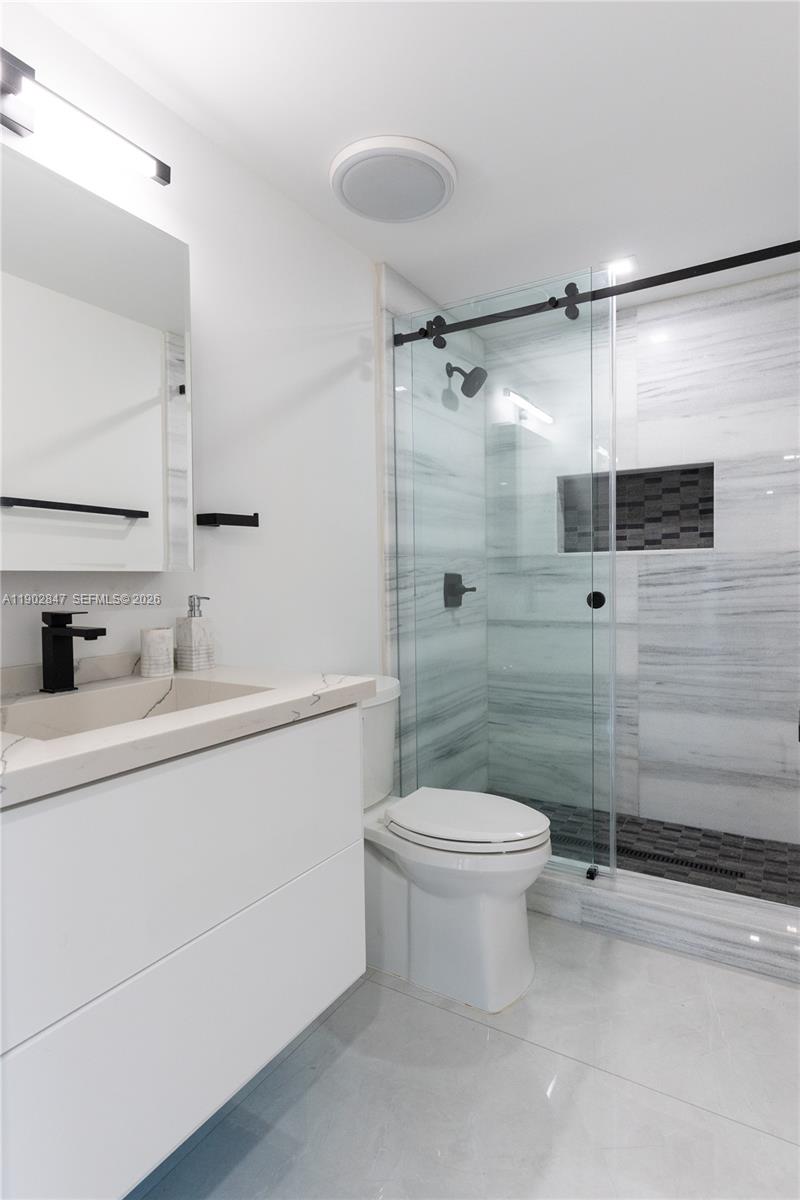 5601 N Ocean Dr, Hollywood FL 33019