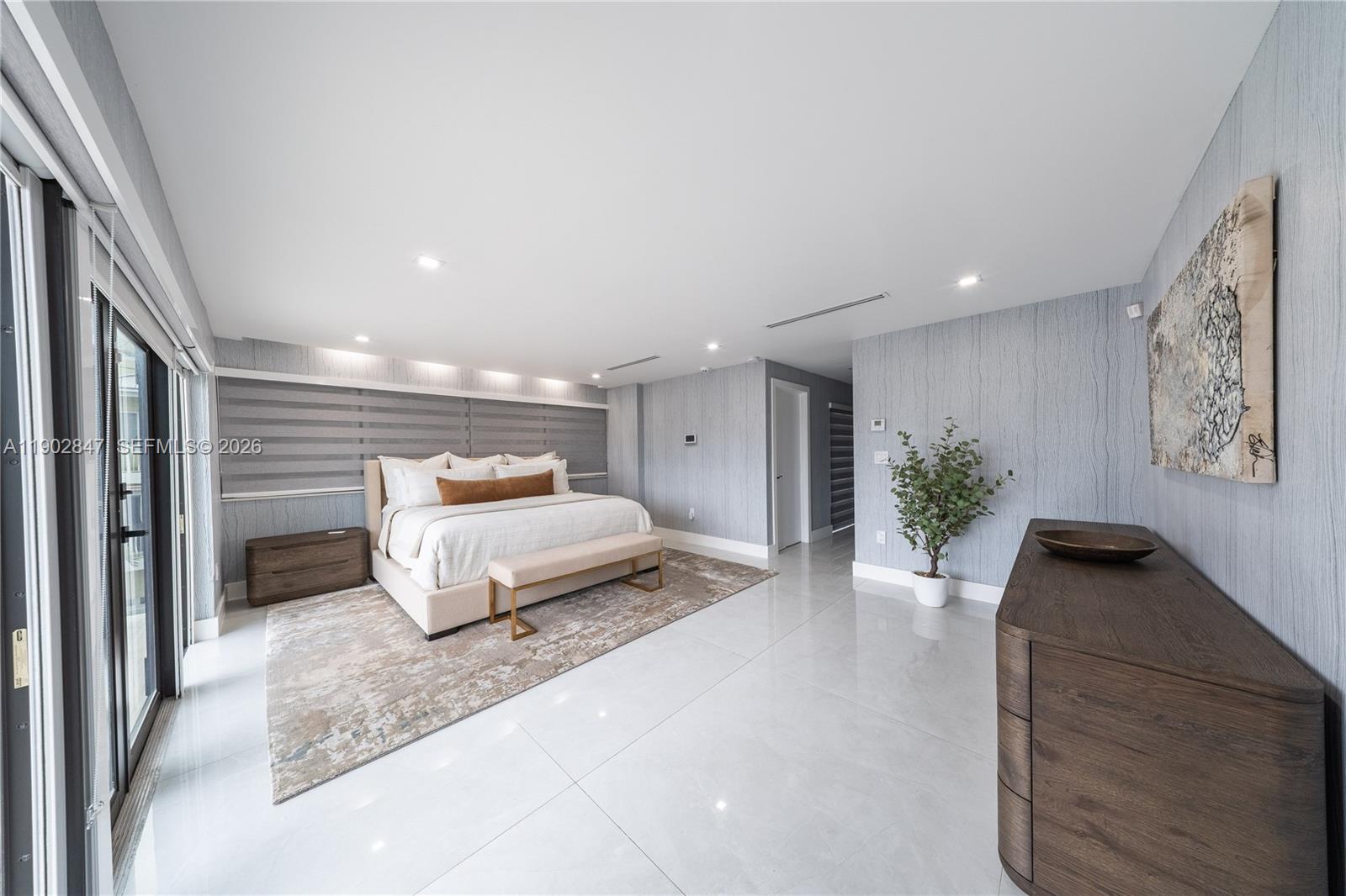 5601 N Ocean Dr, Hollywood FL 33019