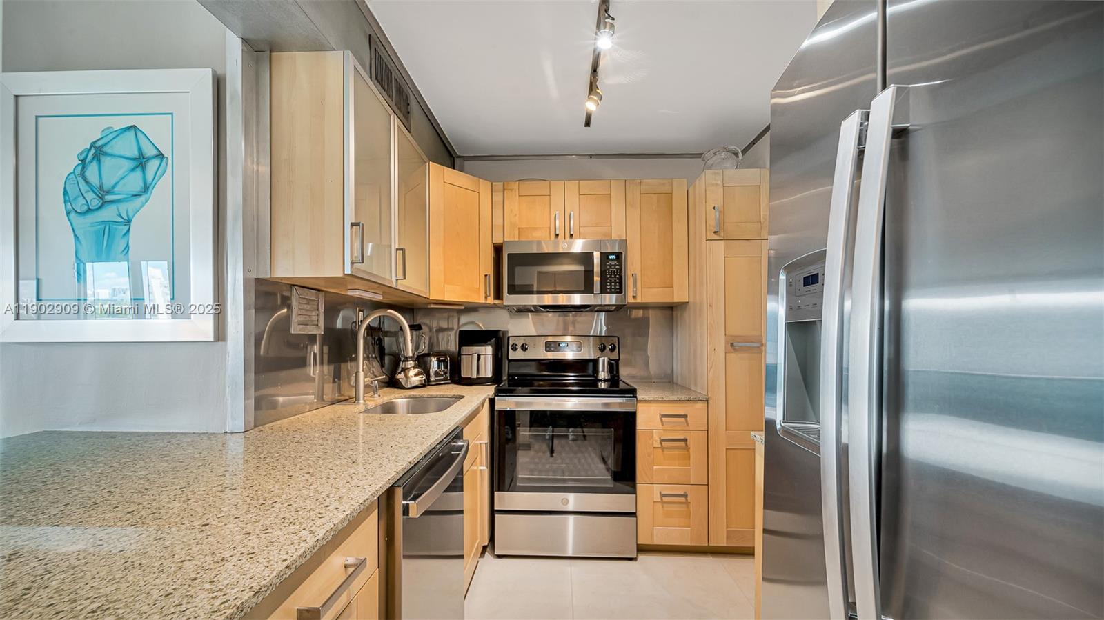 1200 West Ave #719, Miami Beach FL 33139