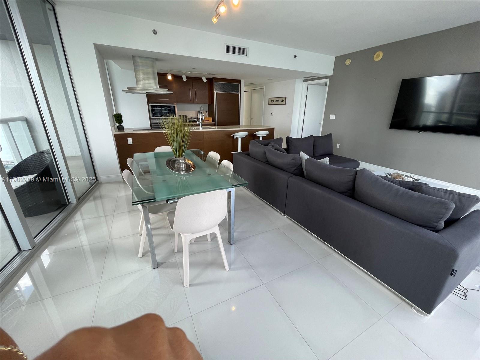 485 Brickell Ave #2602, Miami FL 33131