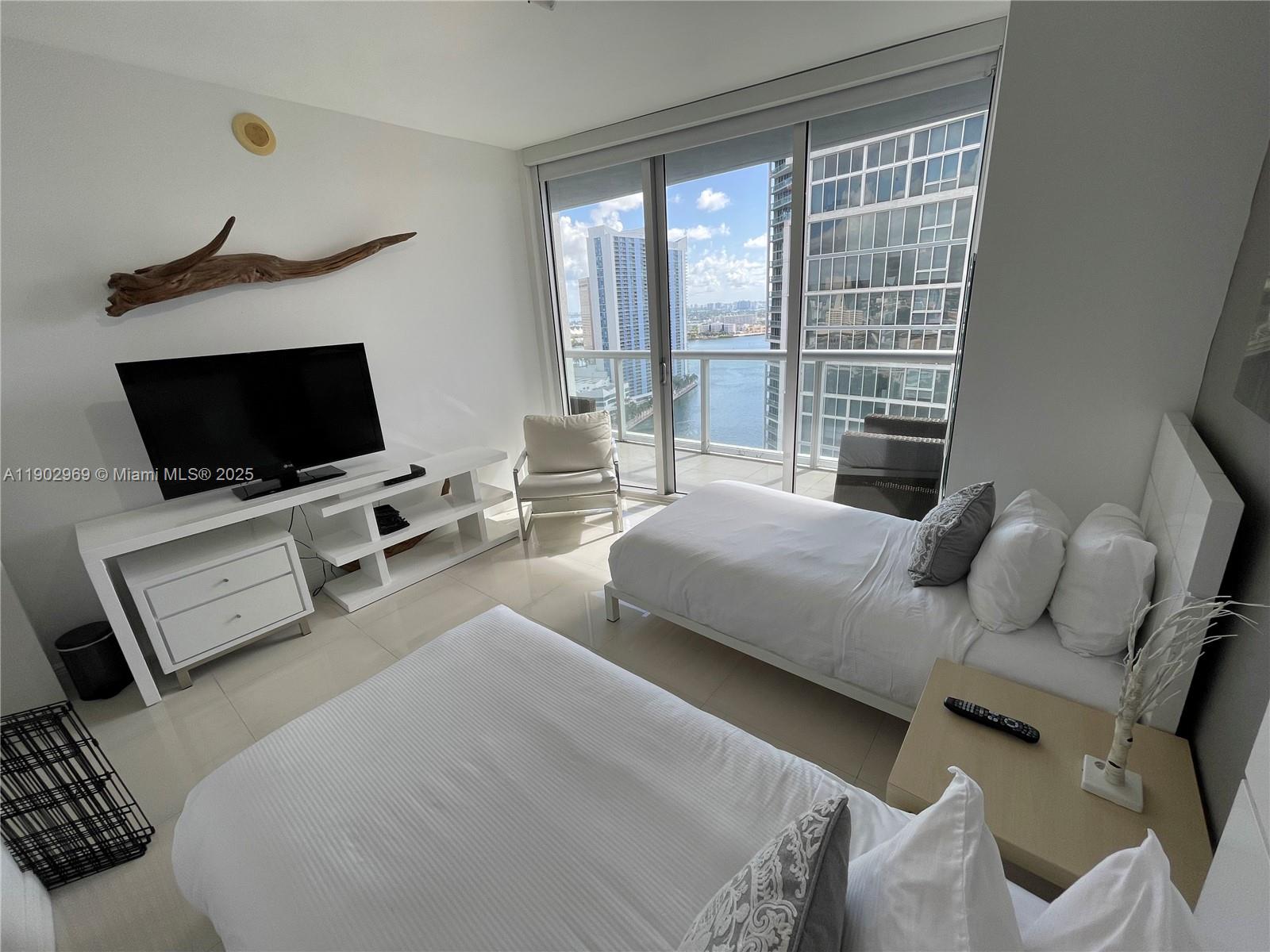 485 Brickell Ave #2602, Miami FL 33131