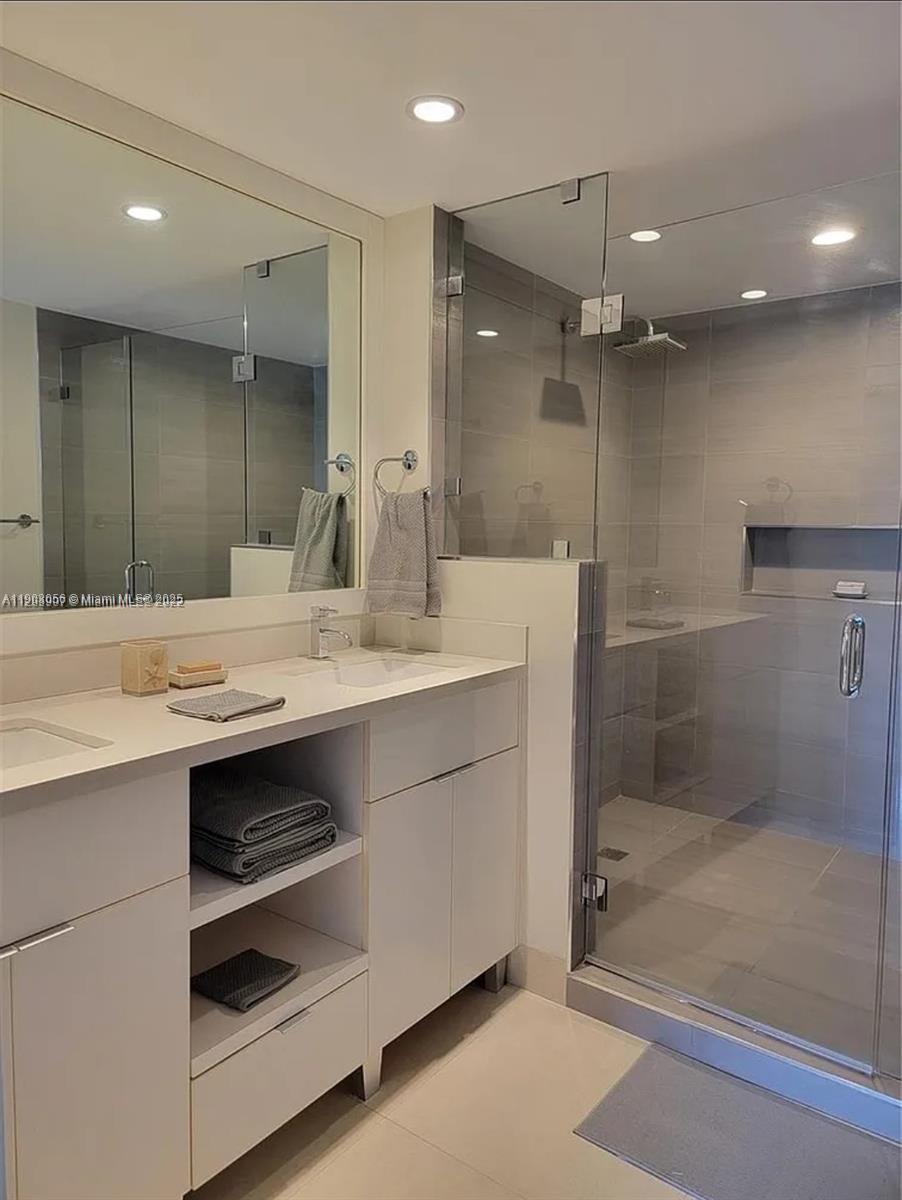 155 Ocean Lane Dr #703, Key Biscayne FL 33149