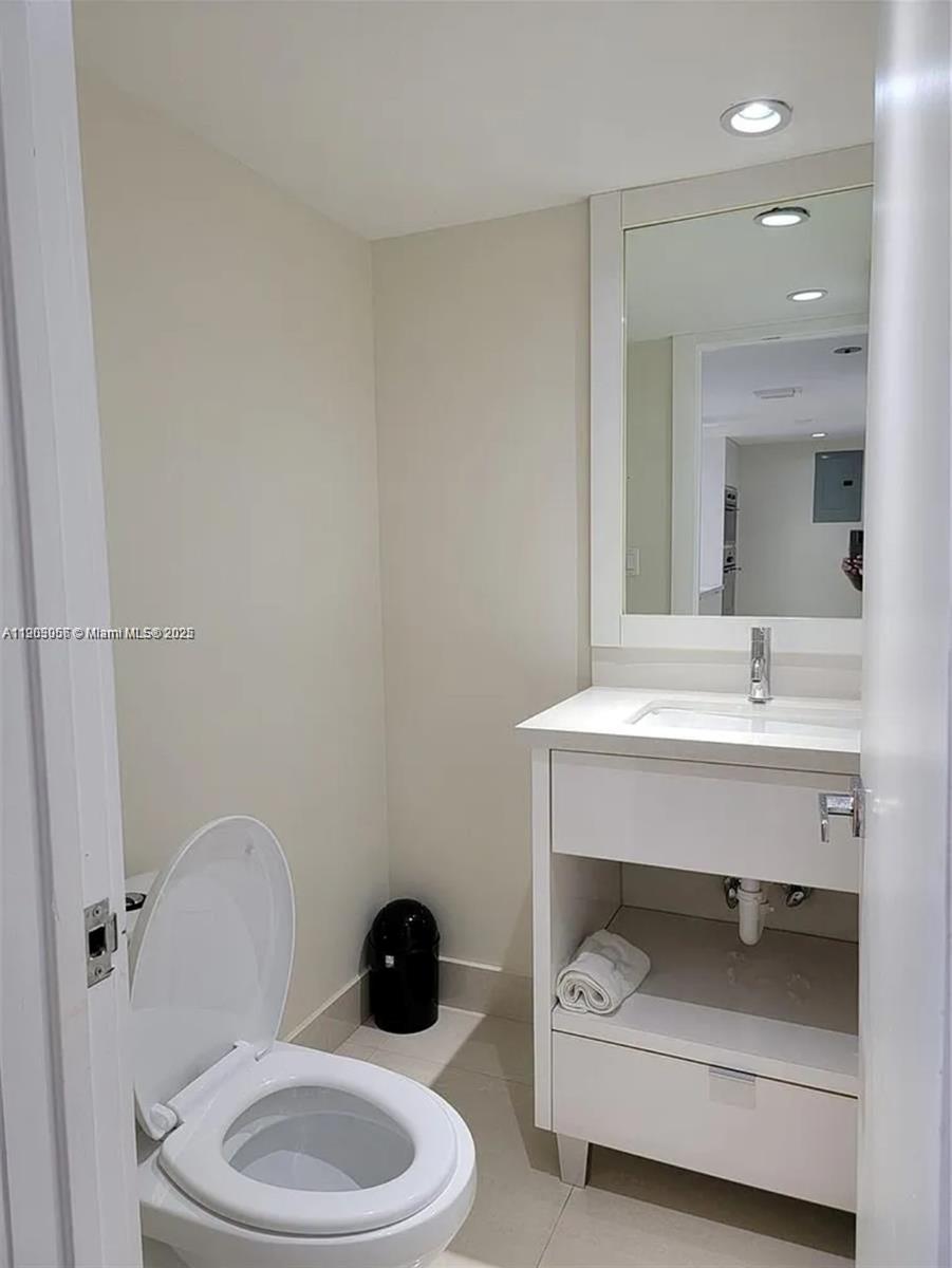 155 Ocean Lane Dr #703, Key Biscayne FL 33149