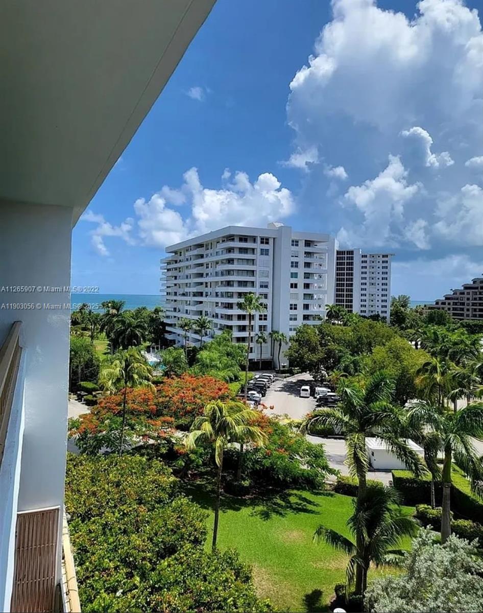 155 Ocean Lane Dr #703, Key Biscayne FL 33149