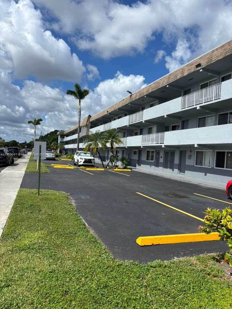 11195 SW 1st St #216, Sweetwater FL 33174