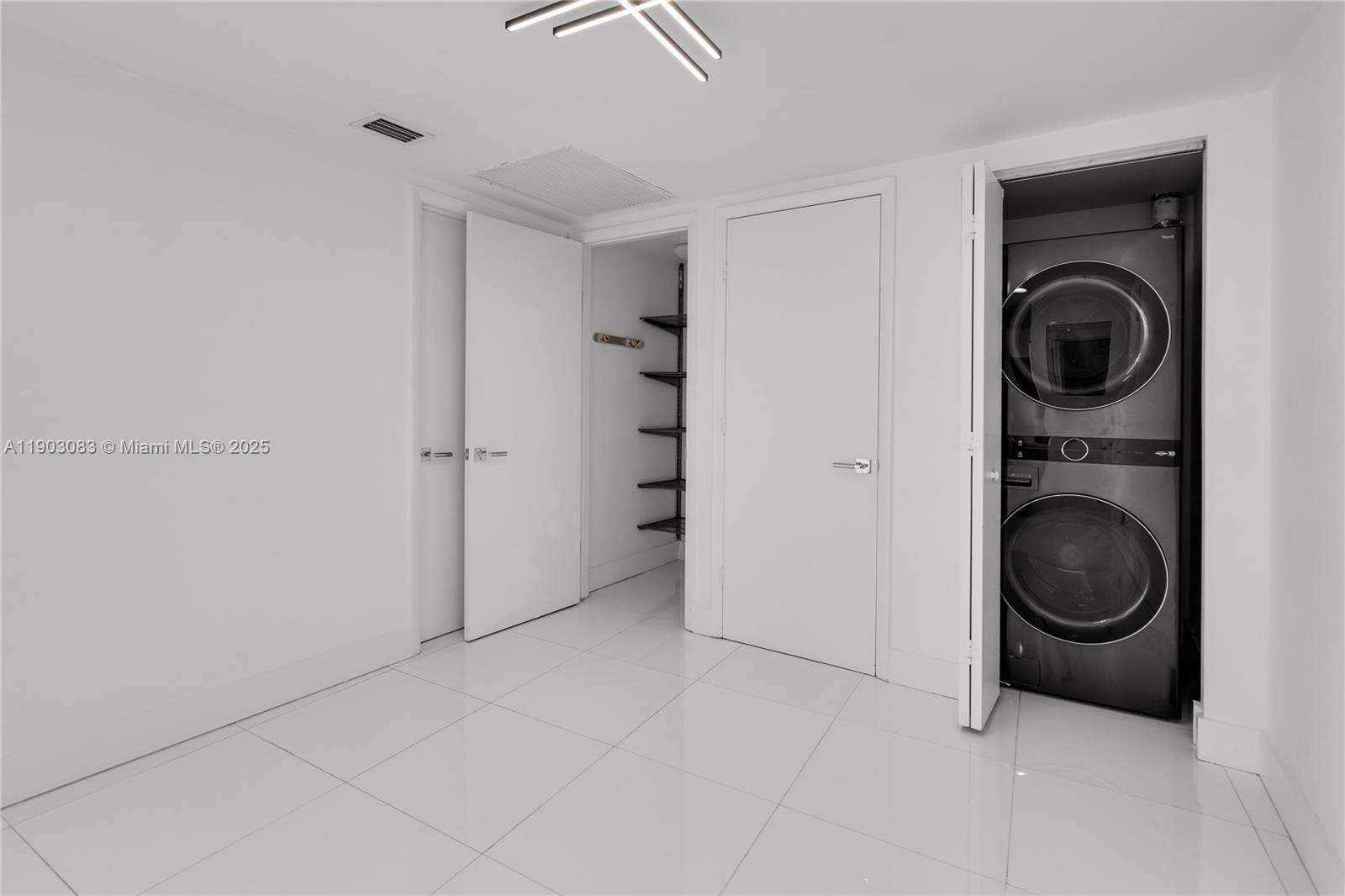495 Brickell Ave #BAY607, Miami FL 33131