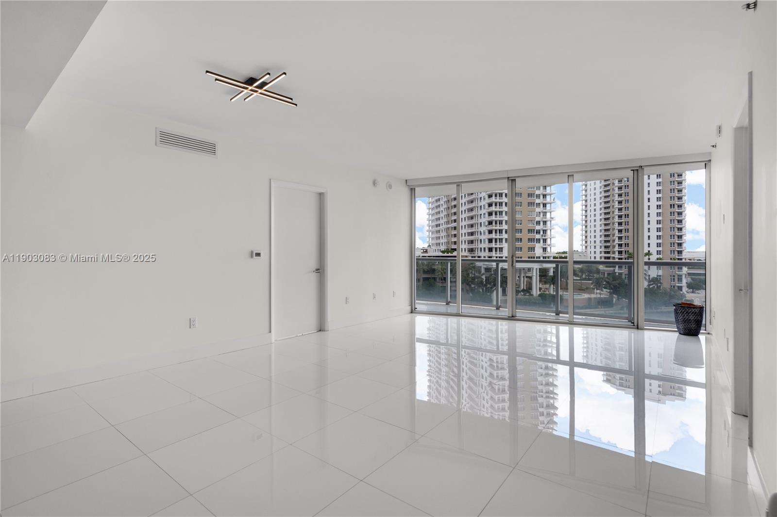 495 Brickell Ave #BAY607, Miami FL 33131