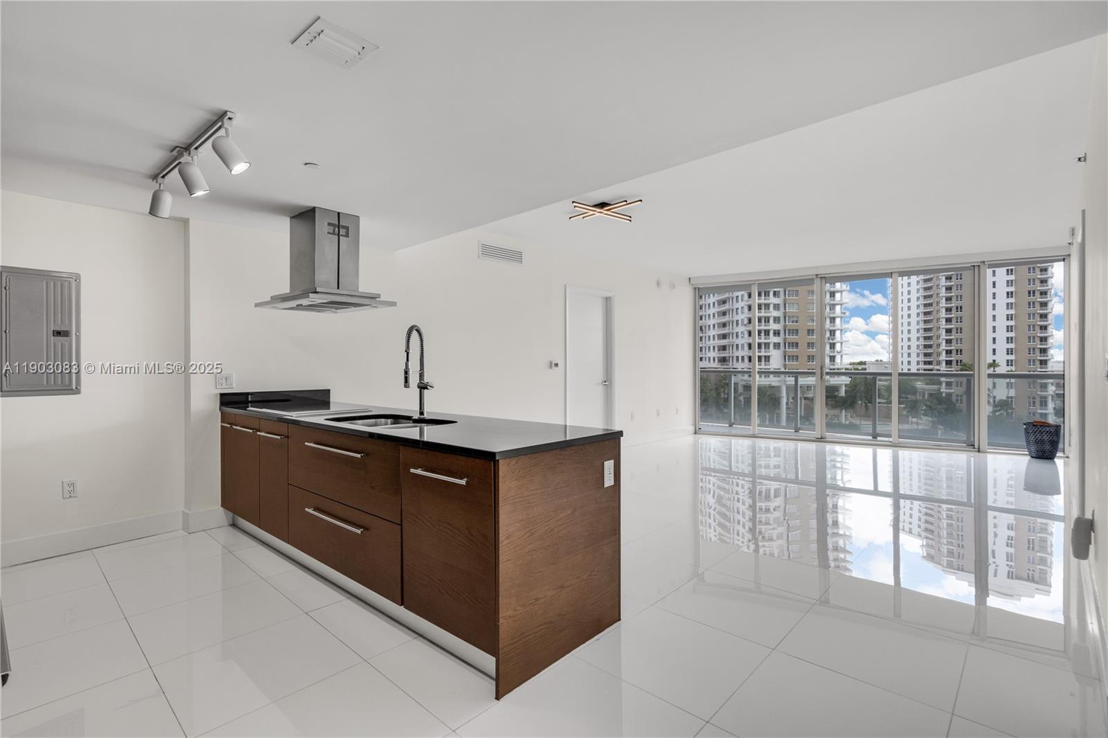 495 Brickell Ave #BAY607, Miami FL 33131