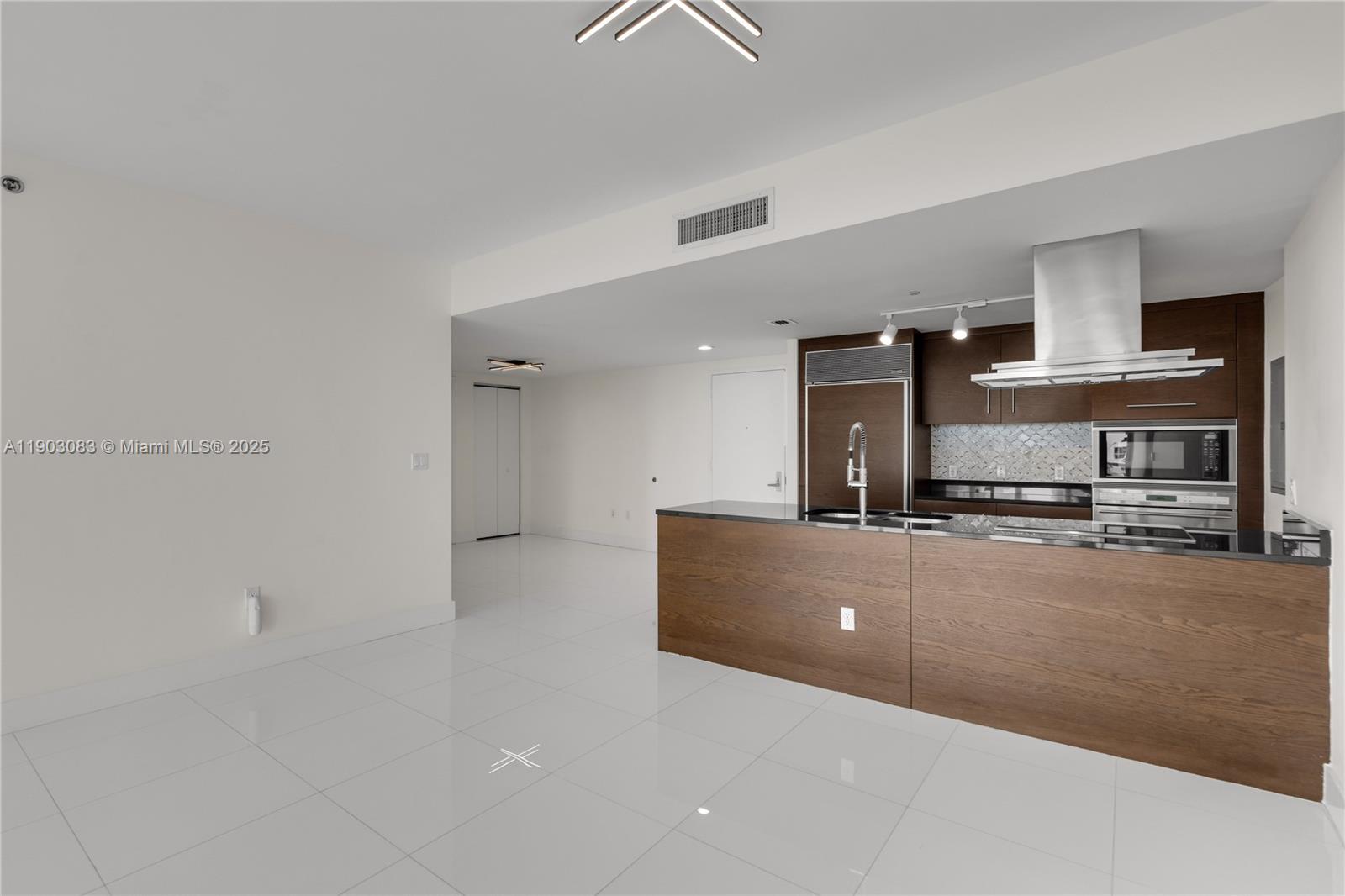 495 Brickell Ave #BAY607, Miami FL 33131