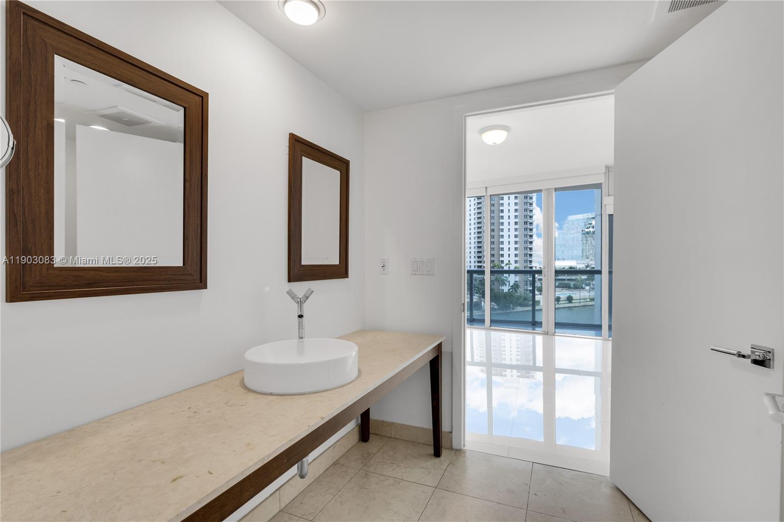 495 Brickell Ave #BAY607, Miami FL 33131