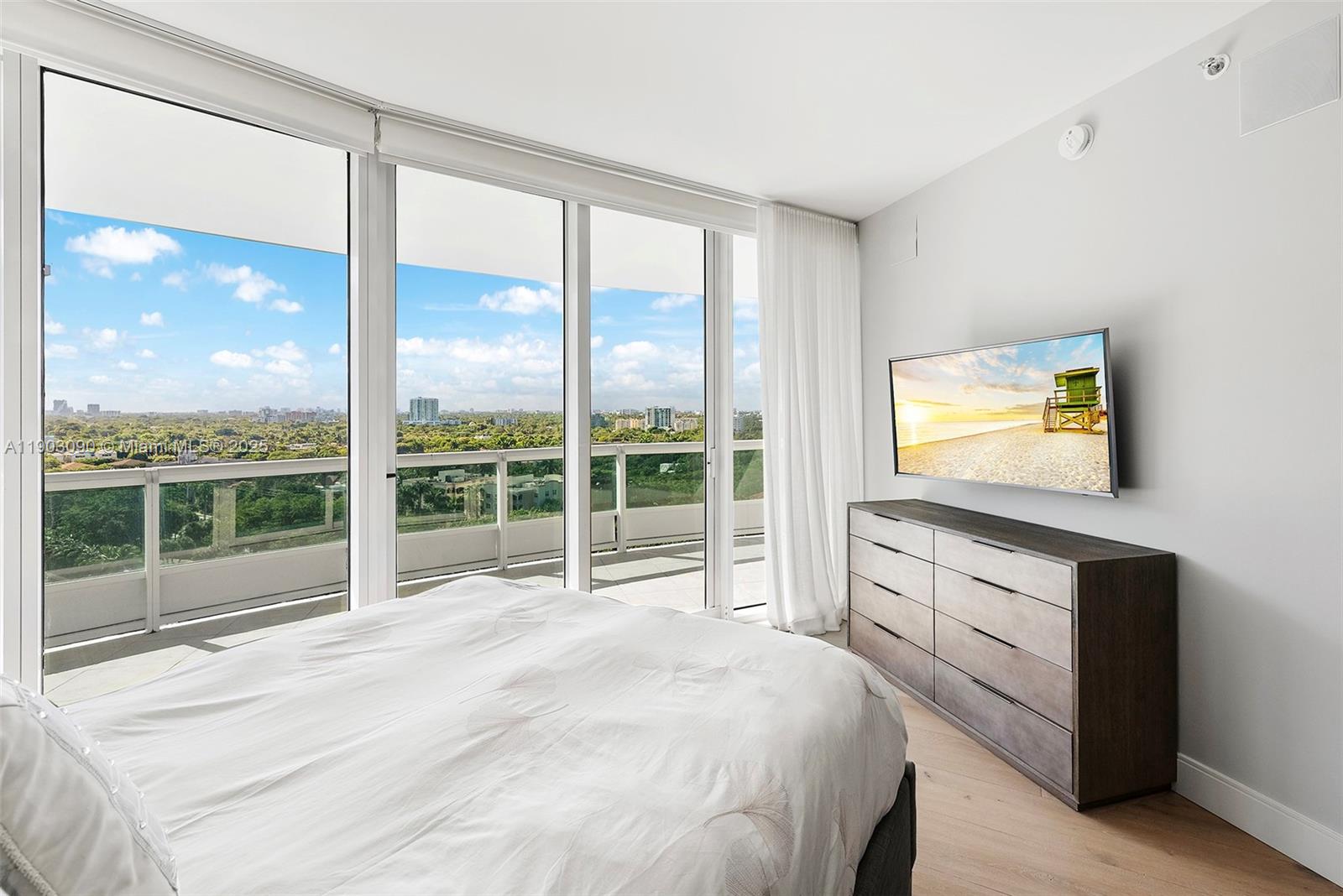 1643 Brickell Ave #1602, Miami FL 33129