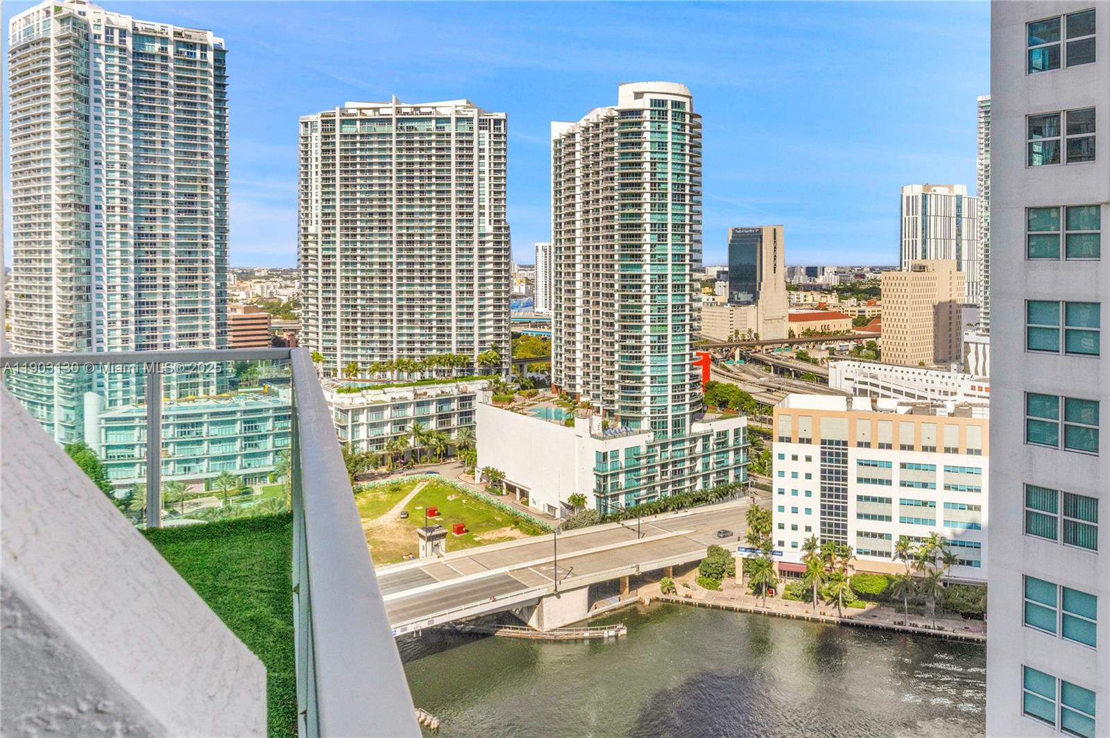 41 SE 5th St #1515, Miami FL 33131