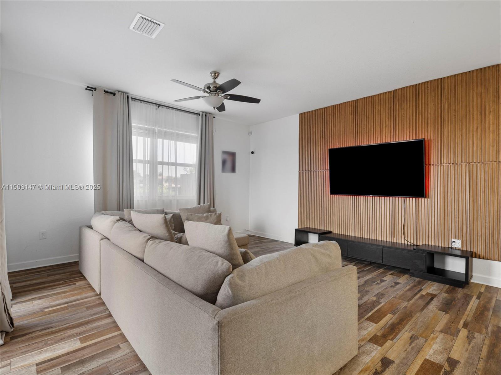 1411 SE 26th Rd #1411, Homestead FL 33035