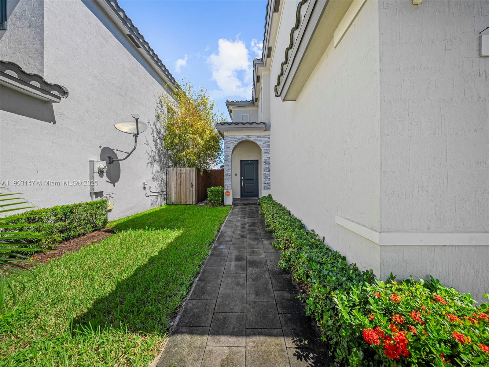 1411 SE 26th Rd #1411, Homestead FL 33035