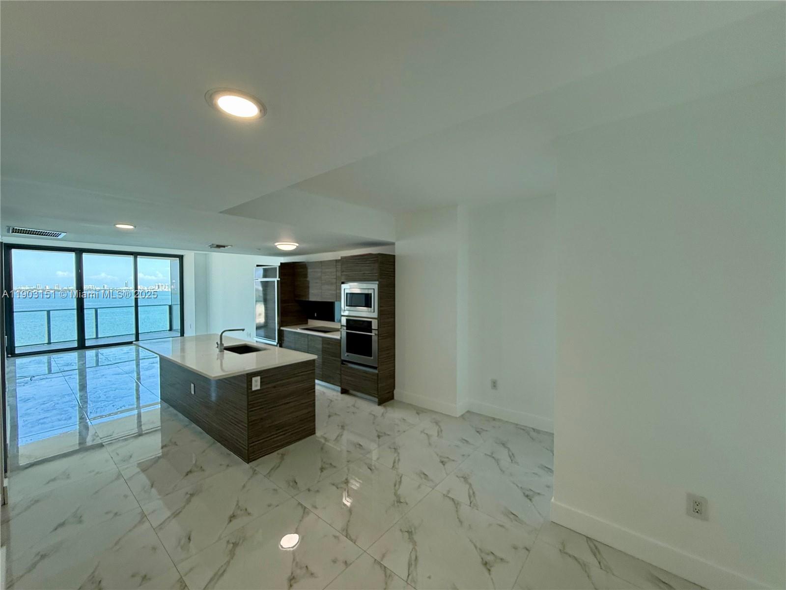 460 NE 28th St #1603, Miami FL 33137