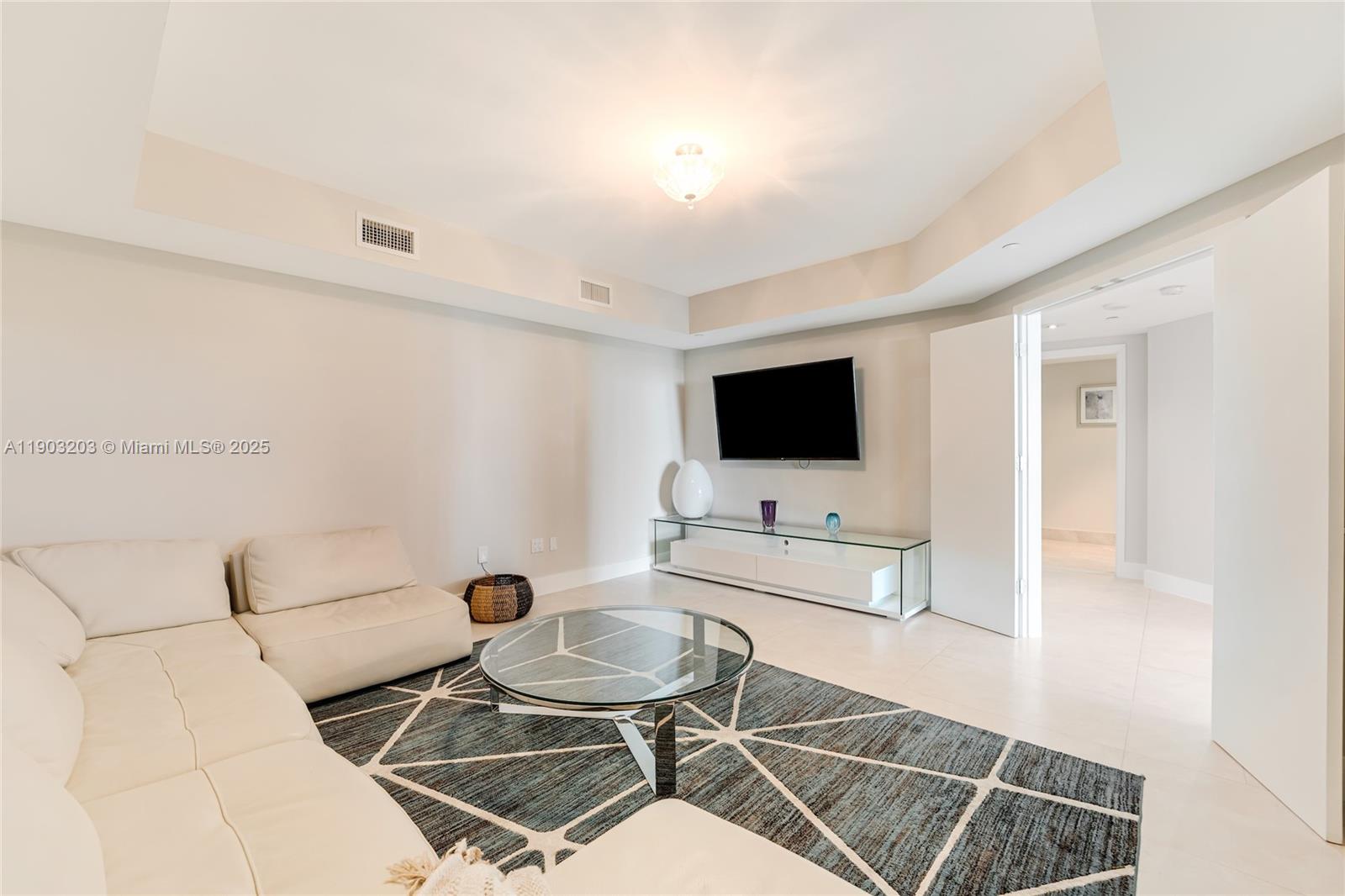 3301 NE 183rd St #2103, Aventura FL 33160