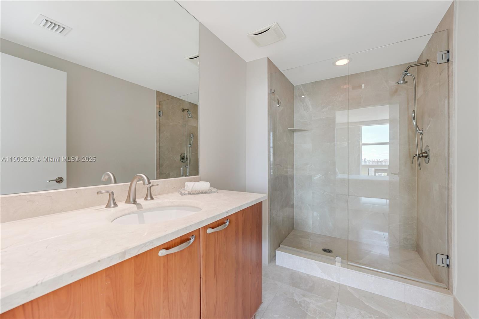 3301 NE 183rd St #2103, Aventura FL 33160