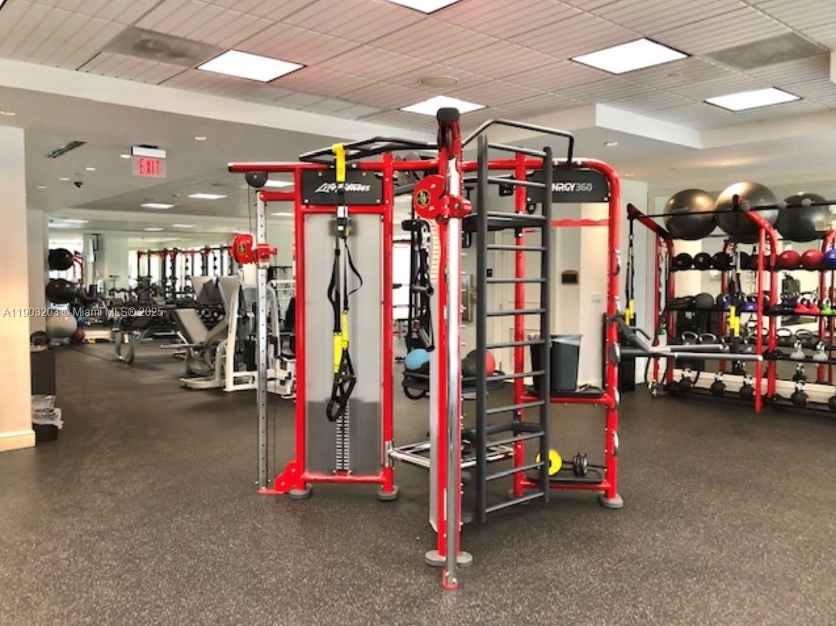 3301 NE 183rd St #2103, Aventura FL 33160