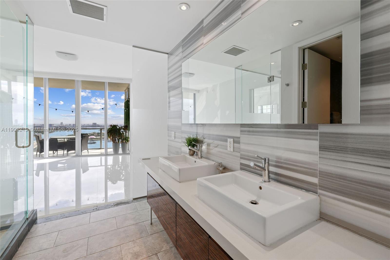 1100 Biscayne Blvd #3303, Miami FL 33132
