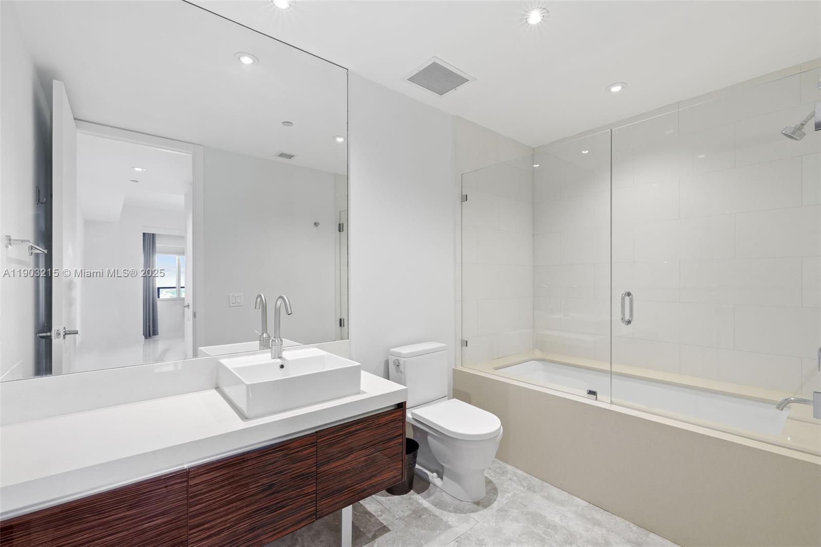 1100 Biscayne Blvd #3303, Miami FL 33132