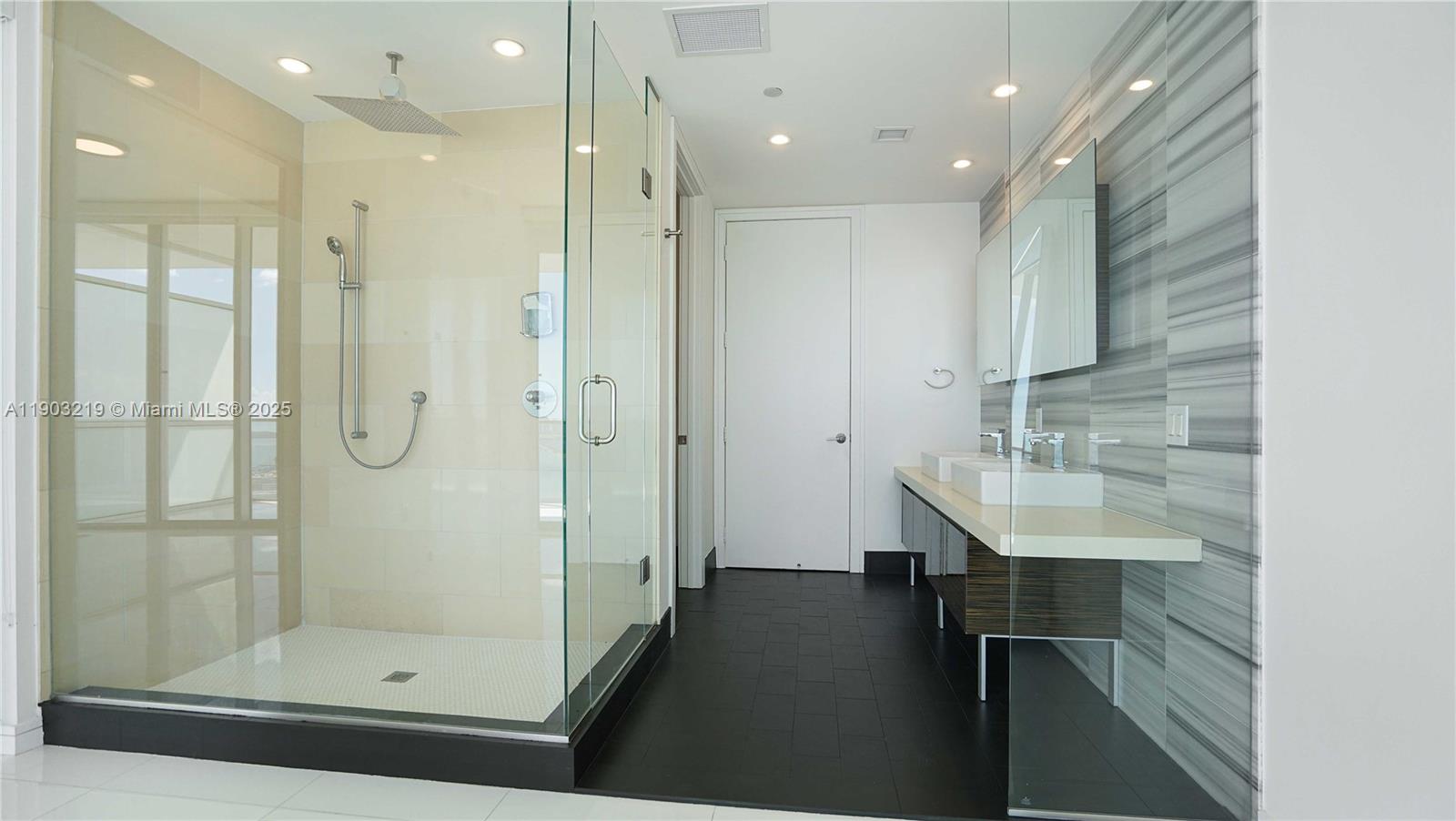1100 Biscayne Blvd #5202, Miami FL 33132