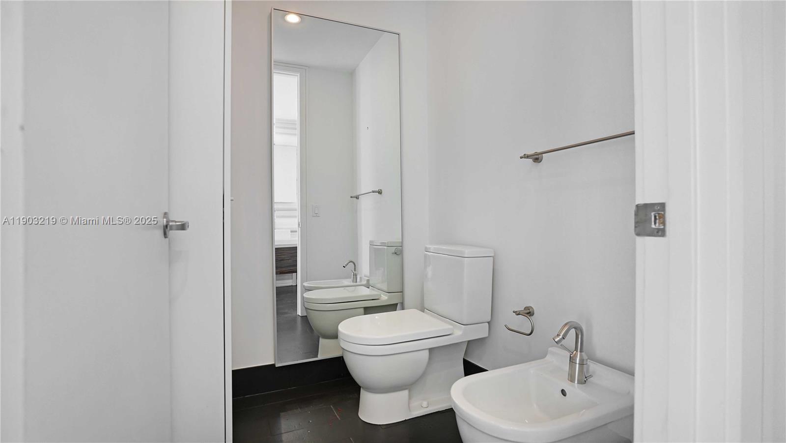1100 Biscayne Blvd #5202, Miami FL 33132