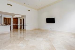 60 Edgewater Dr #LE, Coral Gables FL 33133