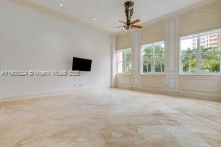 60 Edgewater Dr #LE, Coral Gables FL 33133