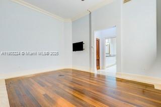 60 Edgewater Dr #LE, Coral Gables FL 33133