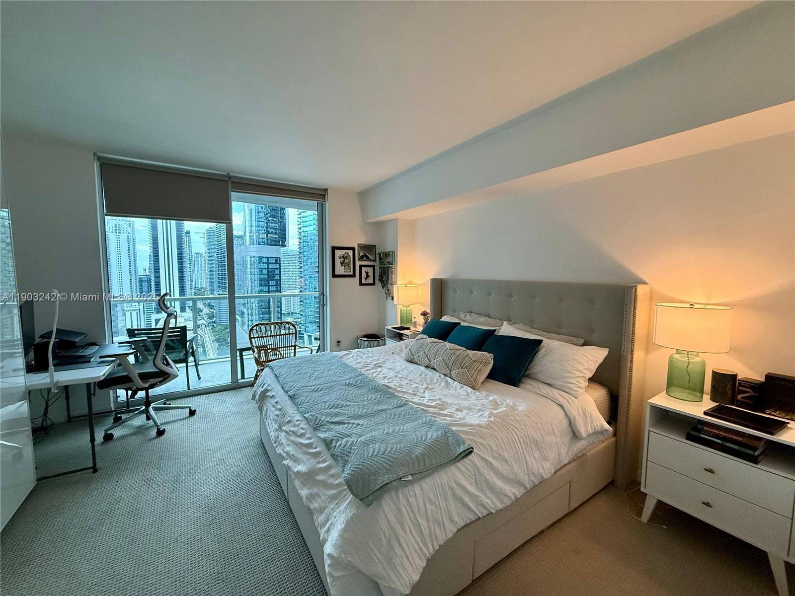 55 SE 6th St #2808, Miami FL 33131