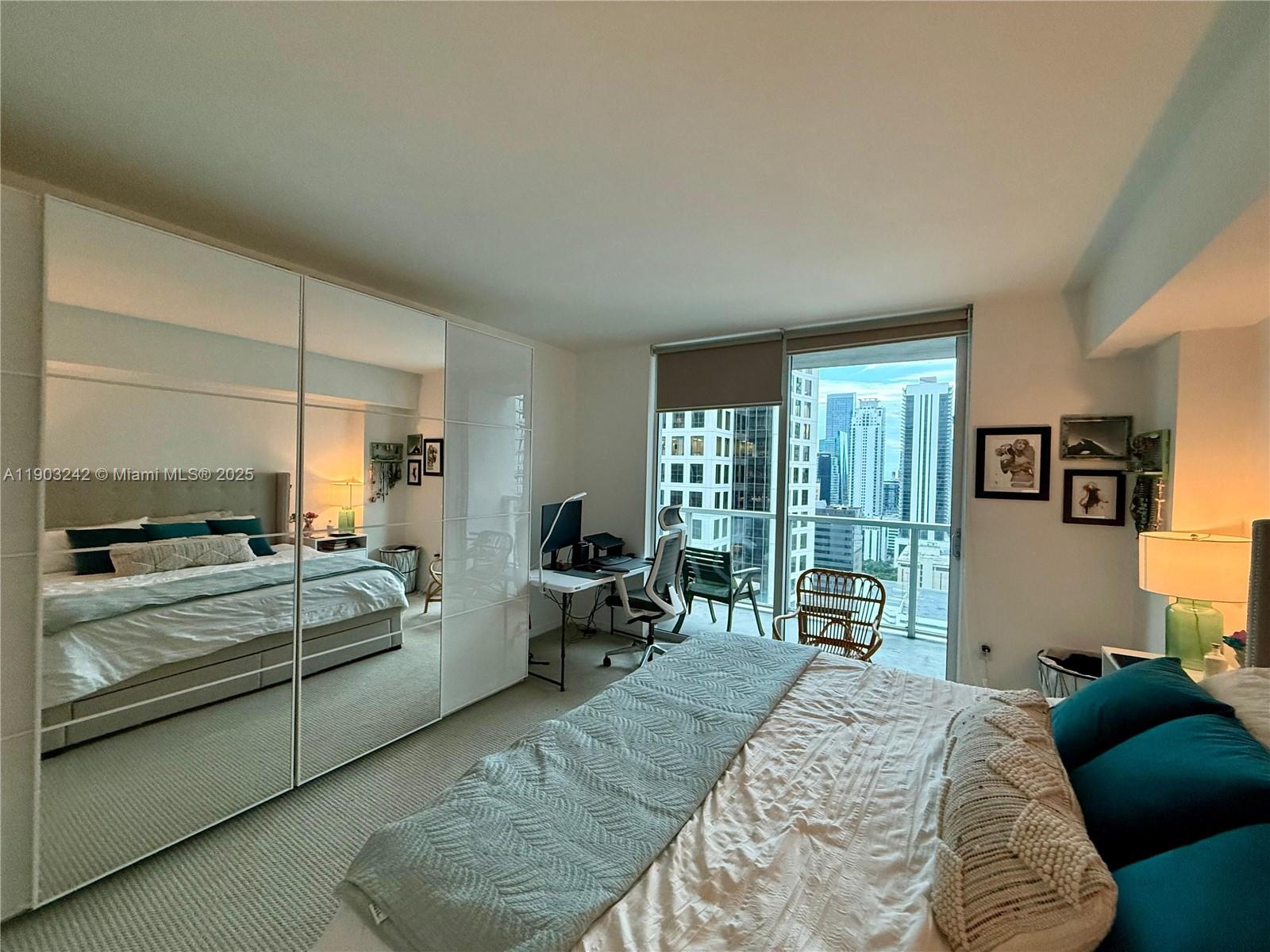 55 SE 6th St #2808, Miami FL 33131
