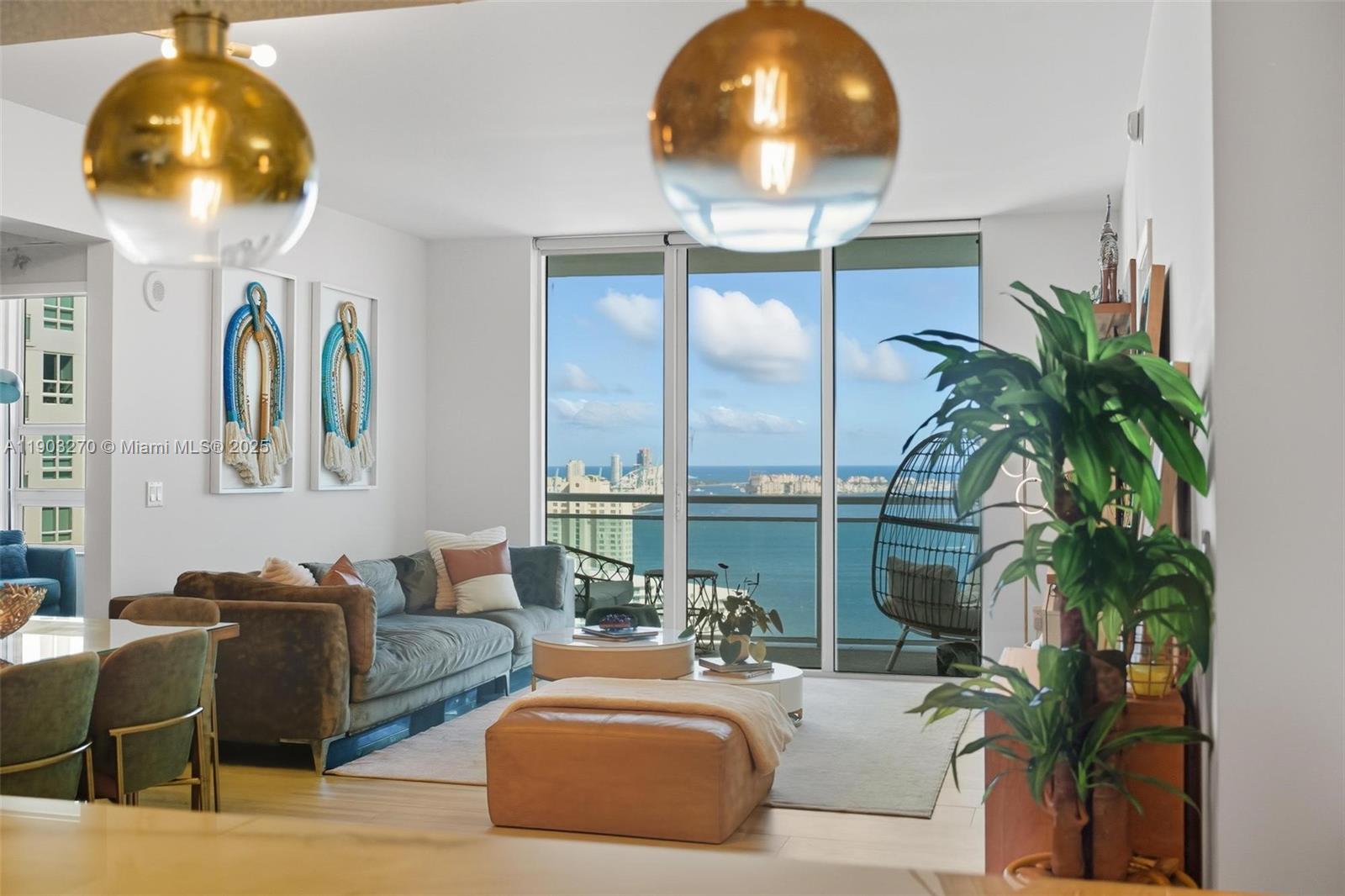 951 Brickell Ave #3504, Miami FL 33131