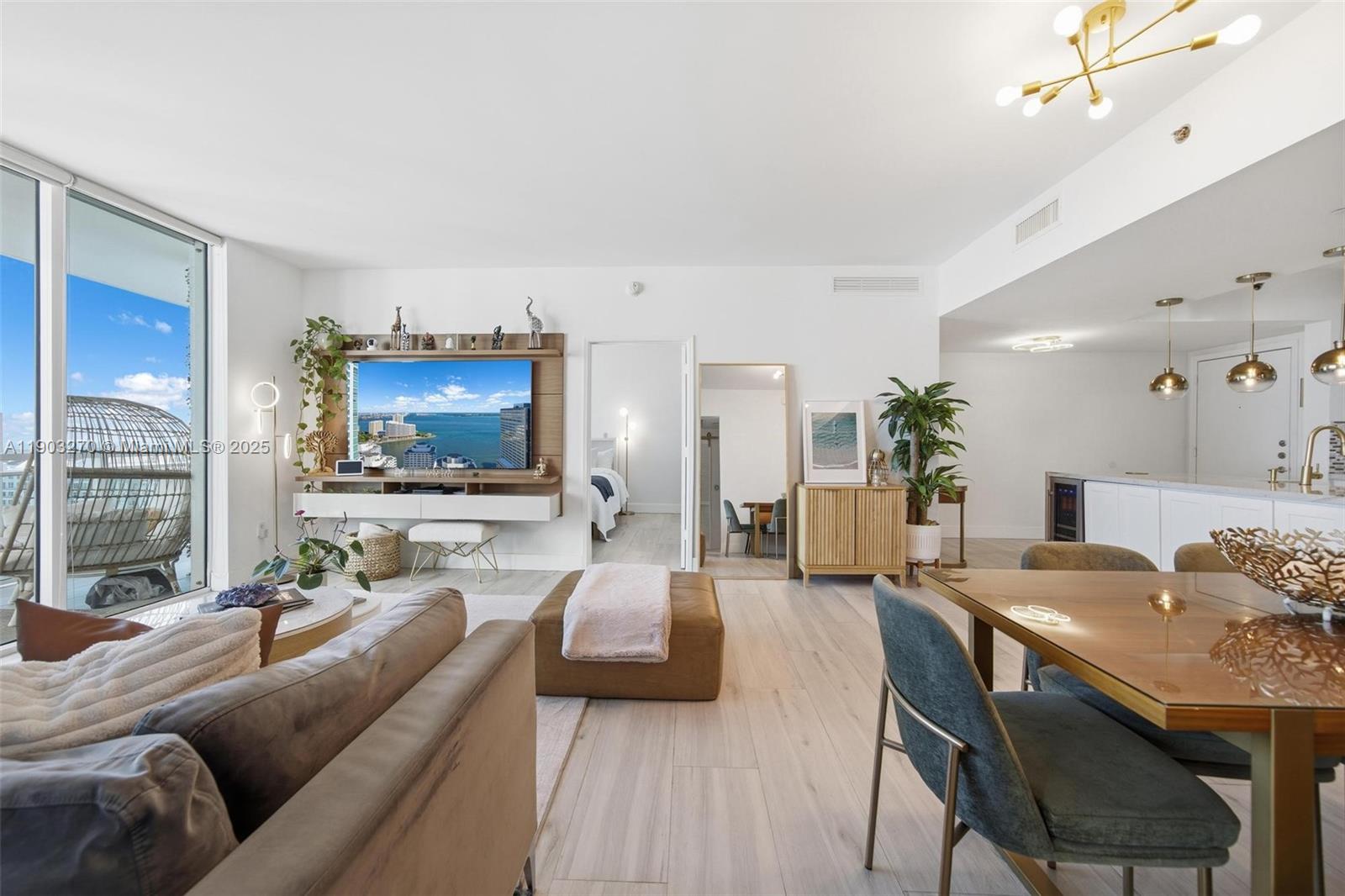 951 Brickell Ave #3504, Miami FL 33131