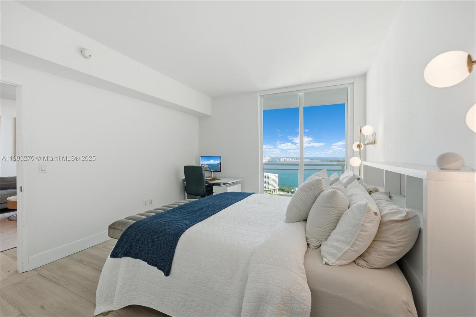 951 Brickell Ave #3504, Miami FL 33131