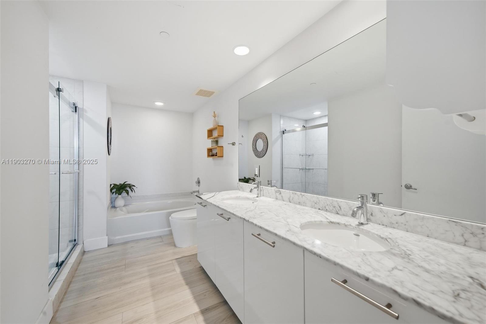 951 Brickell Ave #3504, Miami FL 33131