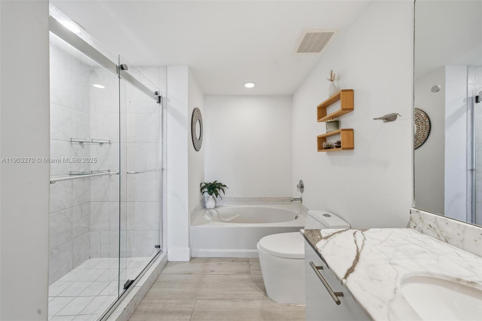 951 Brickell Ave #3504, Miami FL 33131