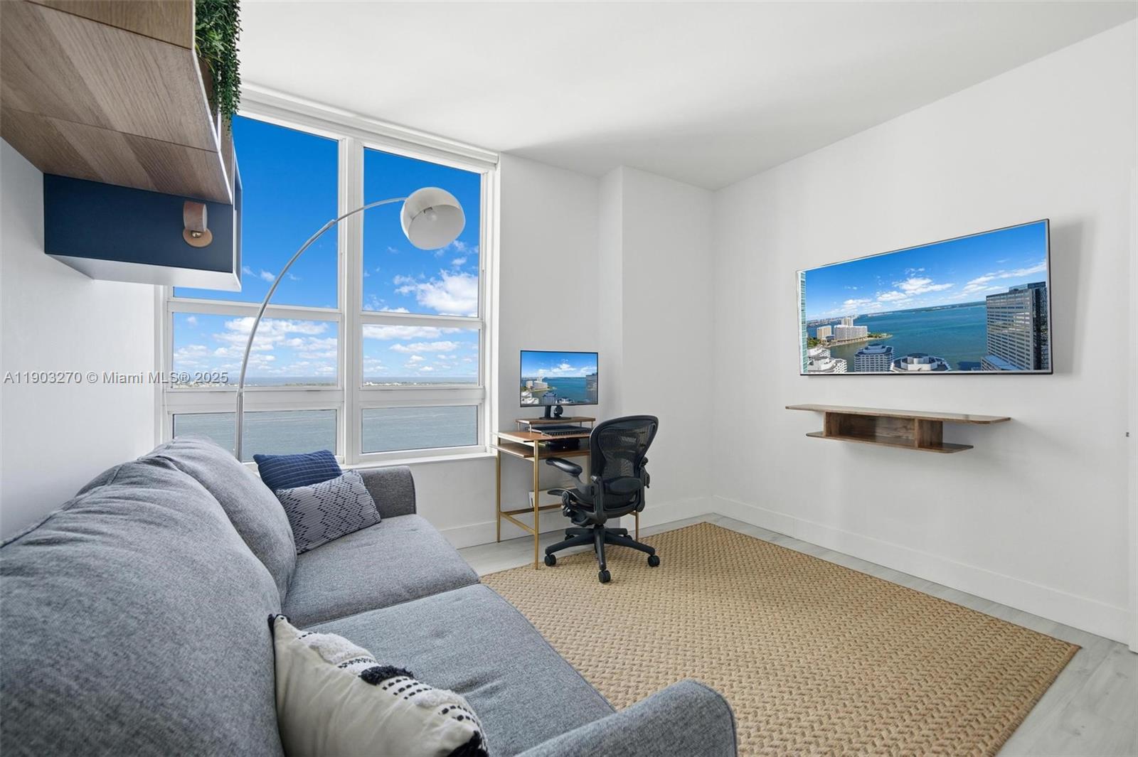 951 Brickell Ave #3504, Miami FL 33131