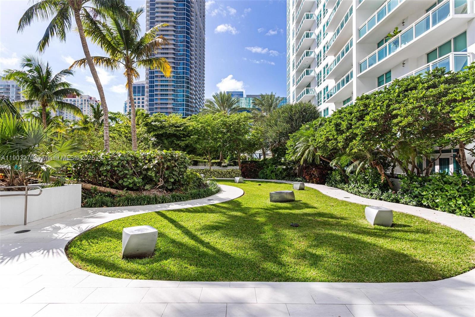 951 Brickell Ave #3504, Miami FL 33131