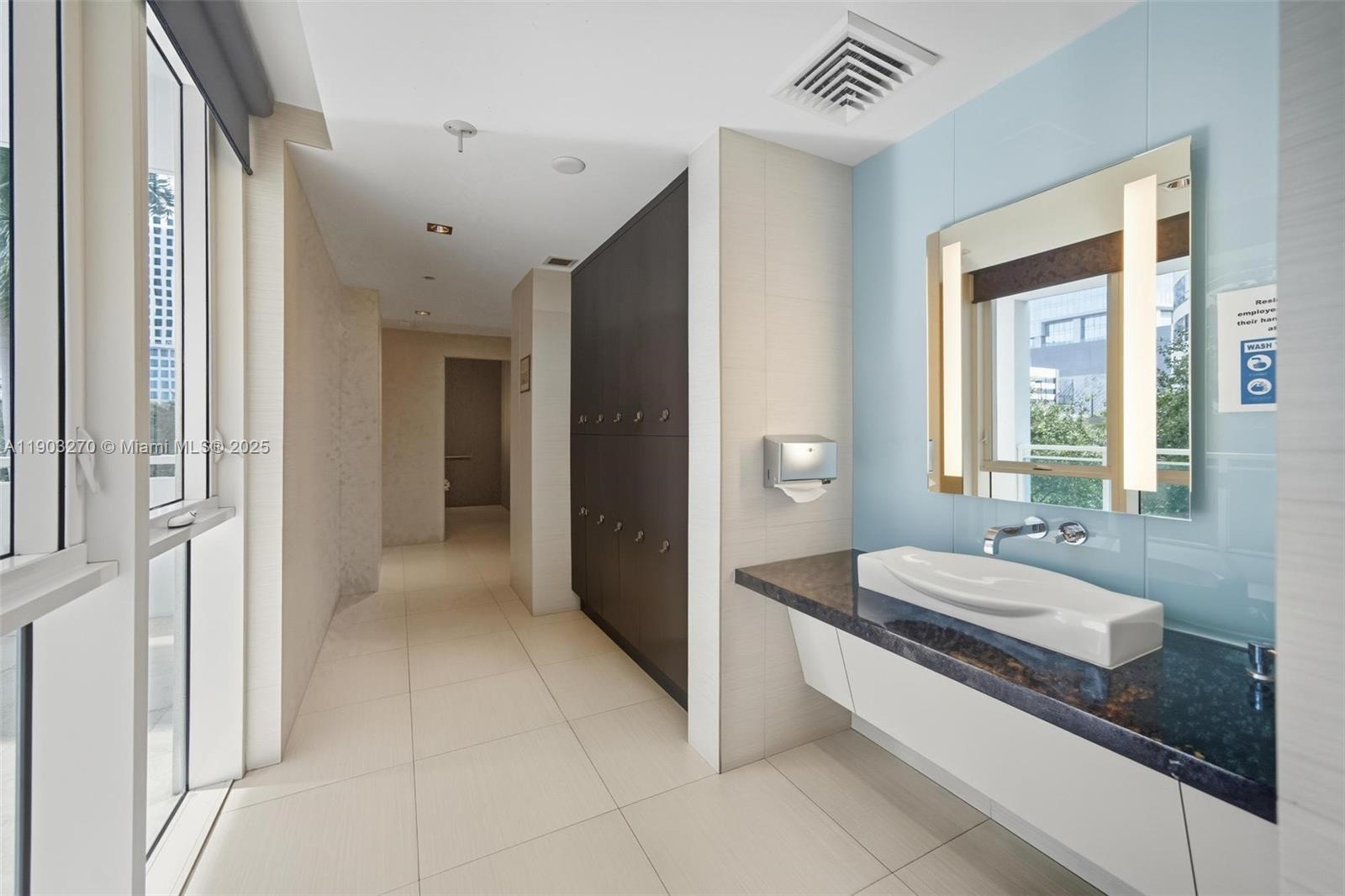 951 Brickell Ave #3504, Miami FL 33131